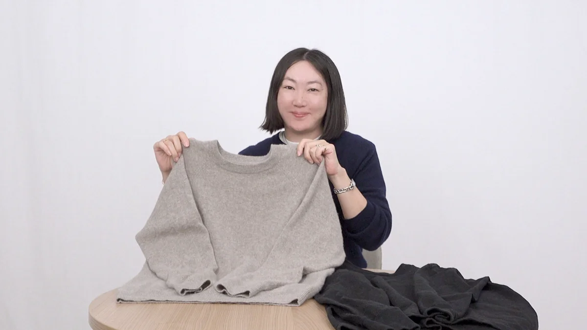 エディターKINUGASAのベストバイは、SPURSHOPで販売しているARROW57.（アロー57.）の究極カシミヤニットと究極カットソー