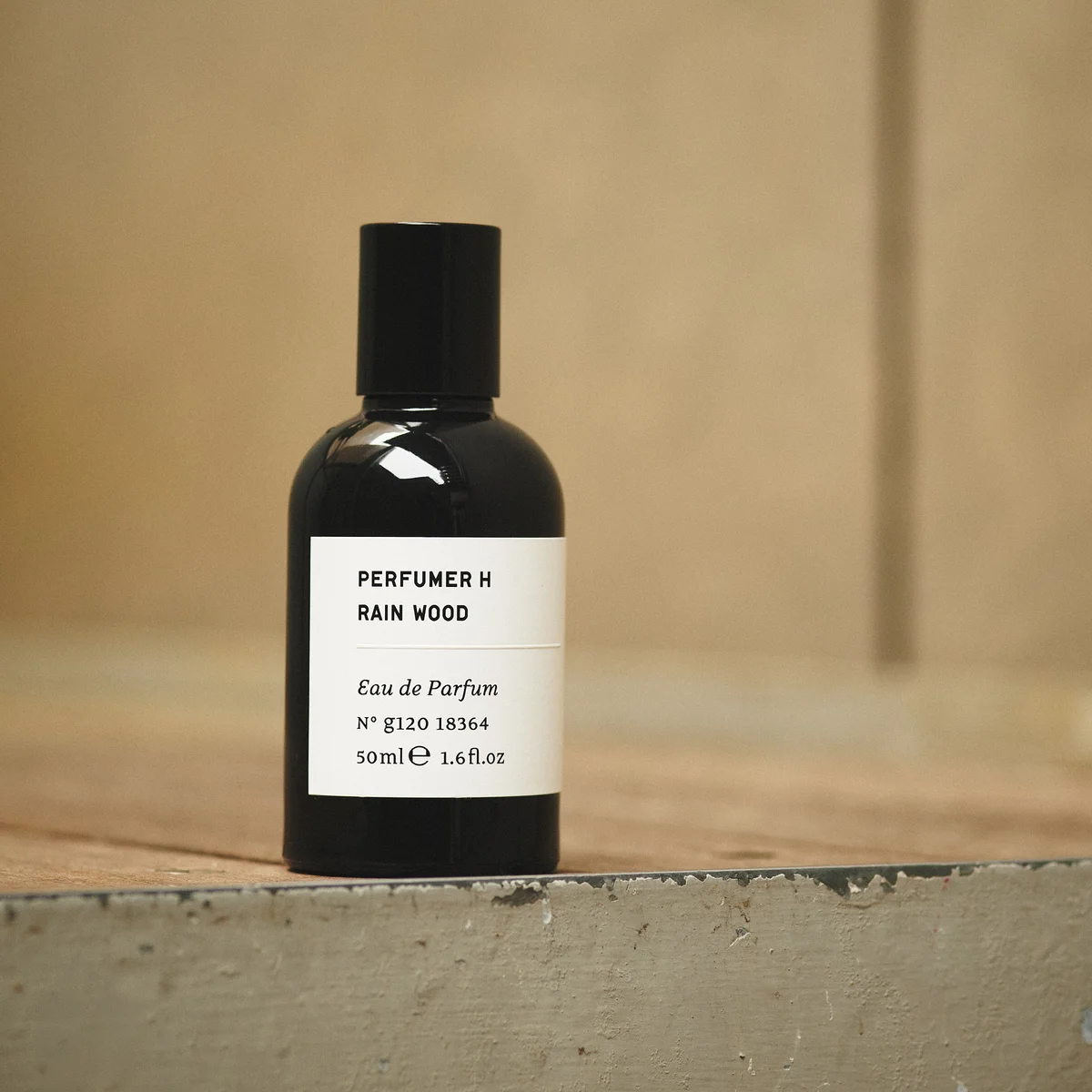 静寂をまとう感覚、パフューマー・エイチの「レイン ウッド」