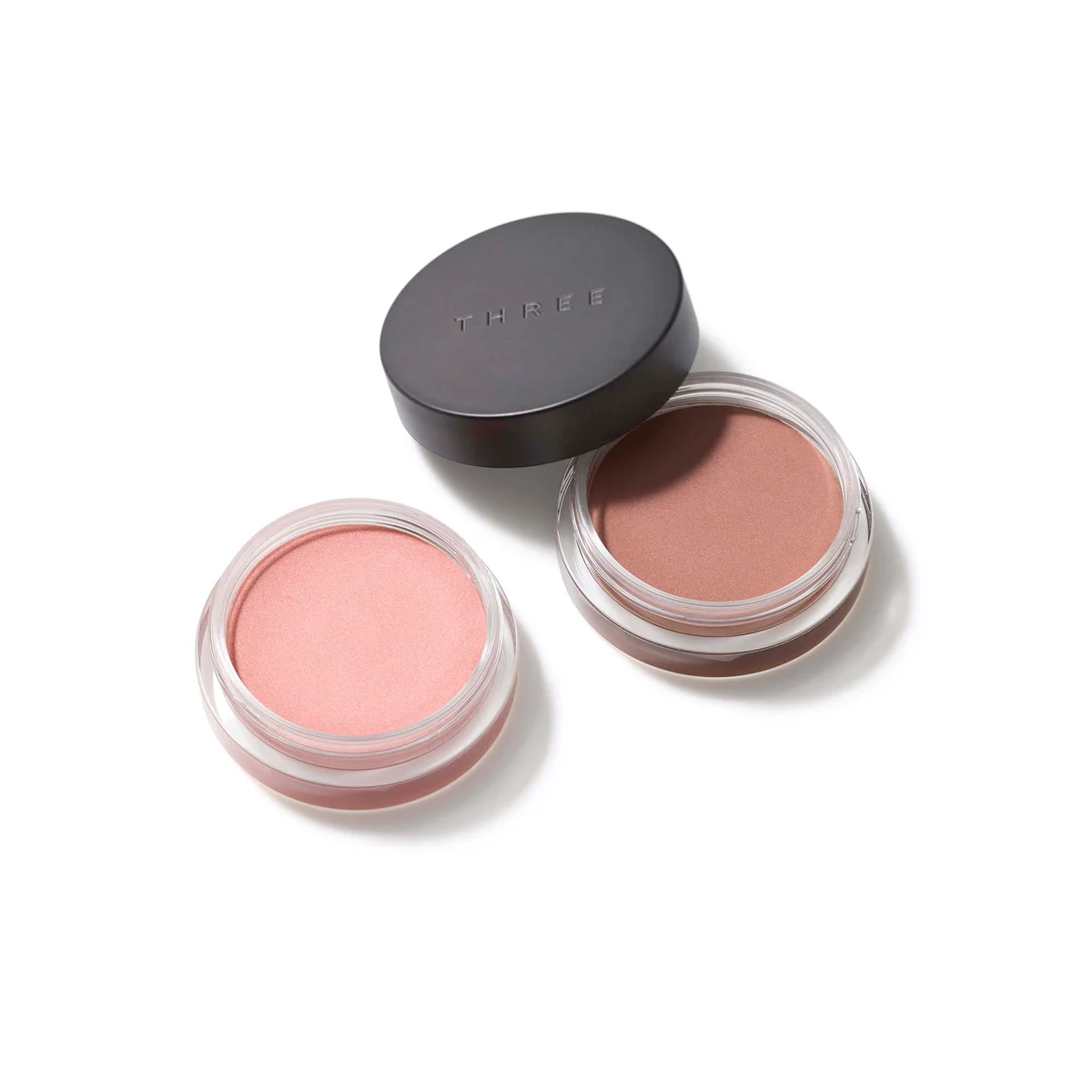THREE グラムトーンカラーカスタード 左から／09 GENTLE BLOOM、10 CLOUDED PETAL 各￥3,300〈2026年3月3日発売〉