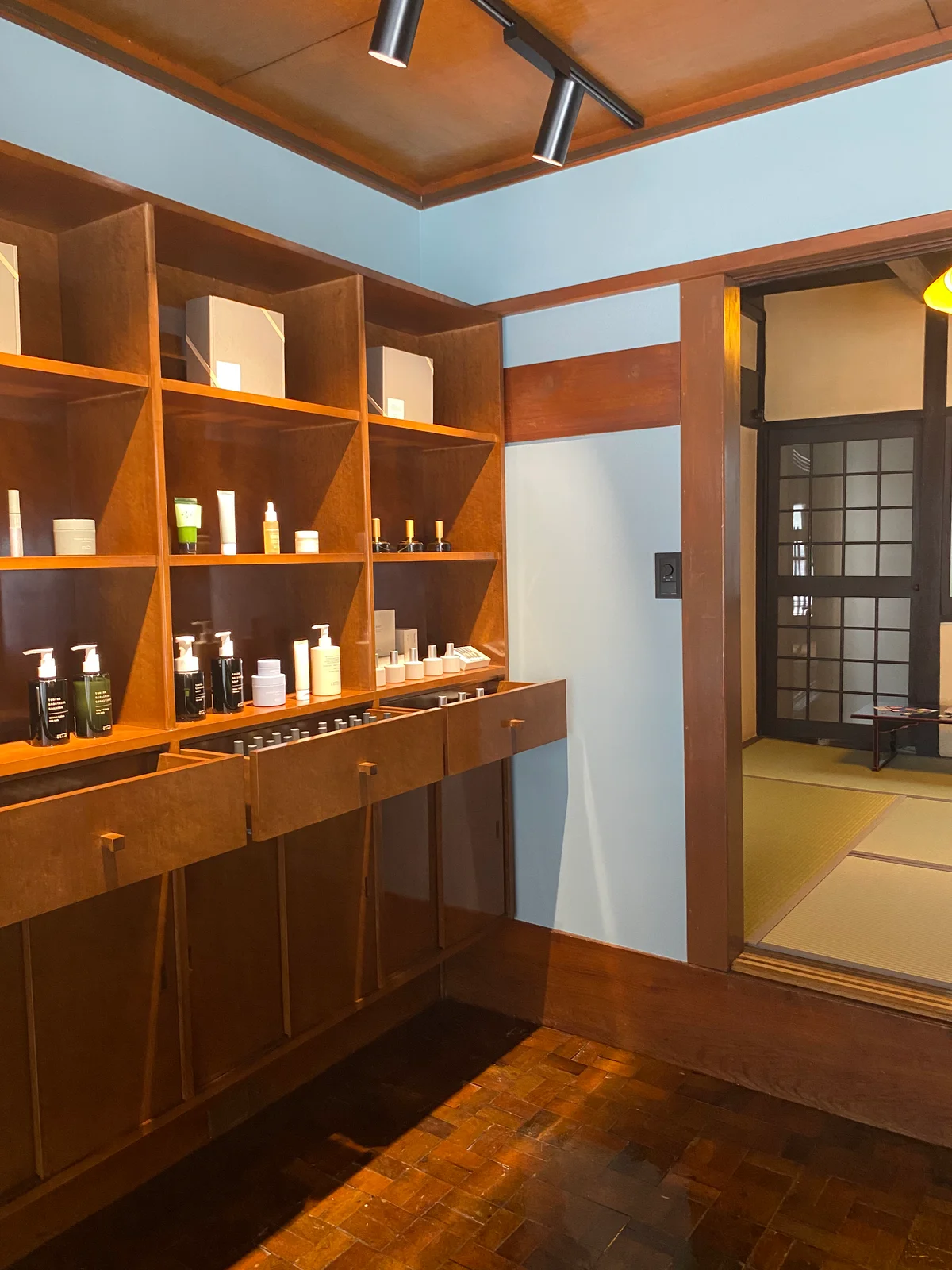 お匙 京都の製品陳列コーナーの様子