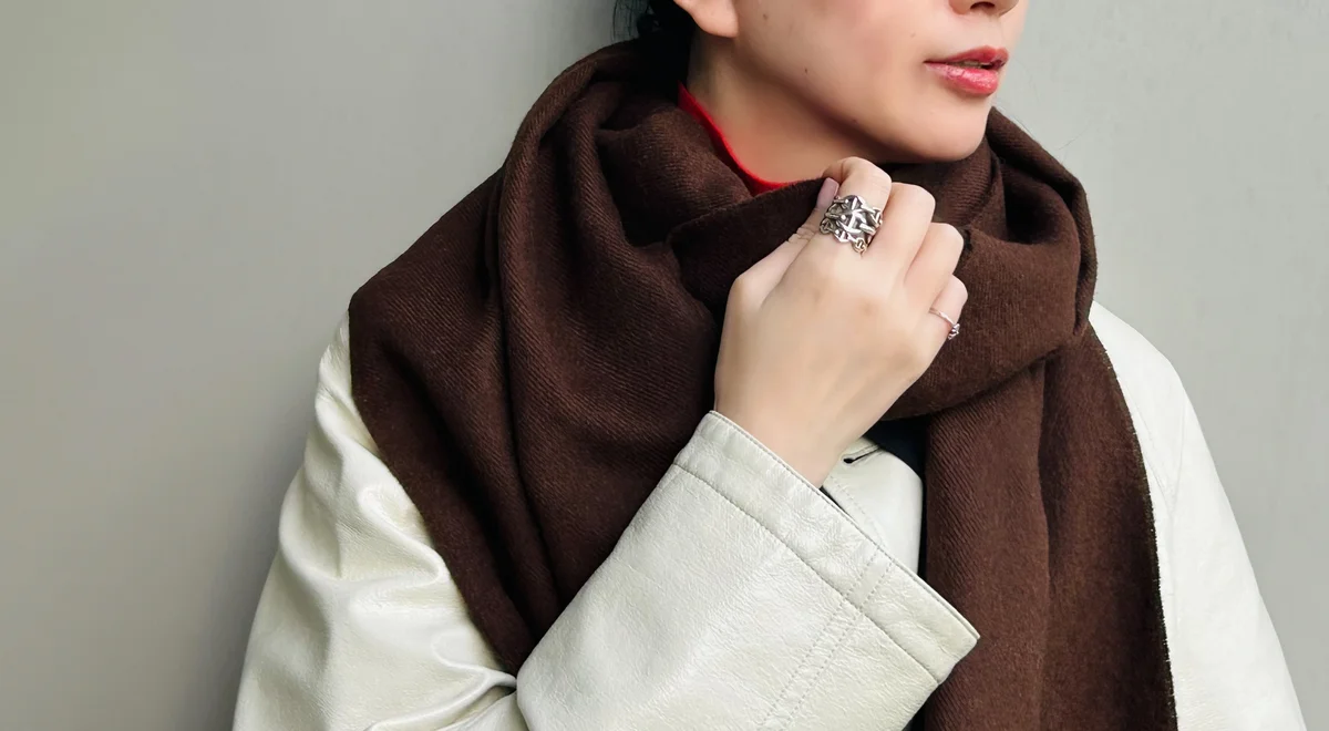 ザ・イノウエ・ブラザーズ　マフラー着用画像