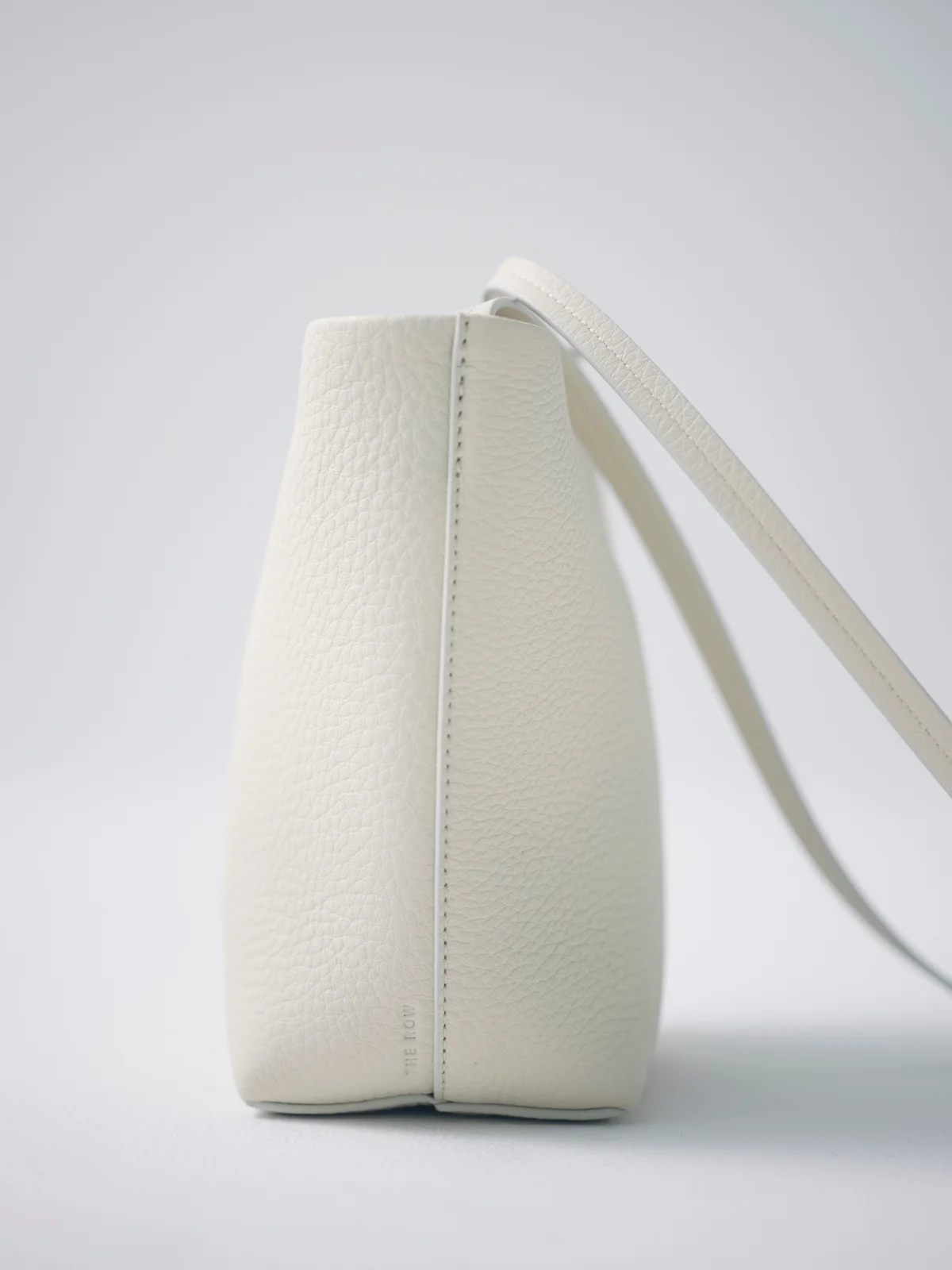 ザ・ロウのN/S PARK クロスボディバッグのディテール