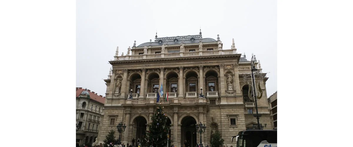【ブダペスト開運旅】ハンガリー国立歌劇場の外観