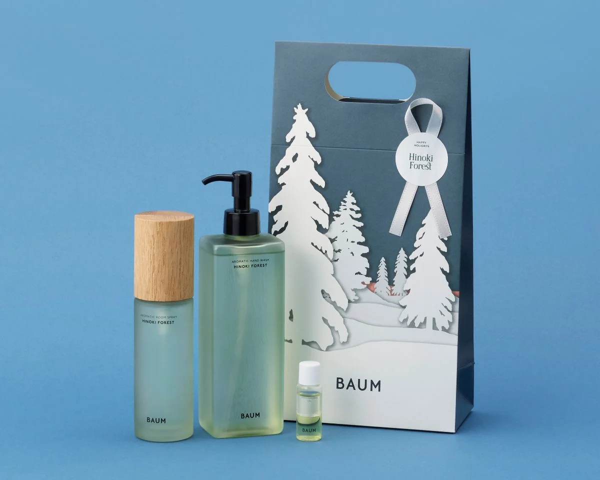 BAUM 「ヒノキフォレスト」セット ￥11,880〈2026年11月5日限定発売〉 セット内容：バウム アロマティック ハンドウォッシュｎ ヒノキ フォレスト 300ml、バウム 