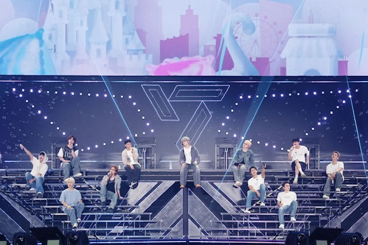 SEVENTEEN 2025 JAPAN FANMEETING 'HOLIDAY'   