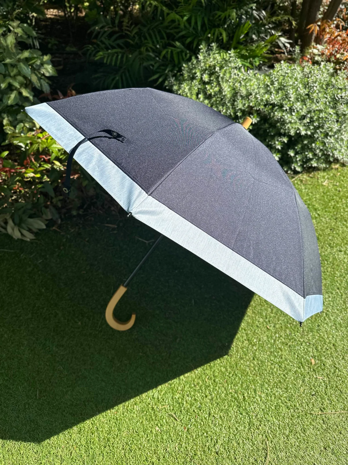 サンバリア100の折りたたみ日傘 ２段折 / コンビのネイビー(木曲がり手元)の収納袋