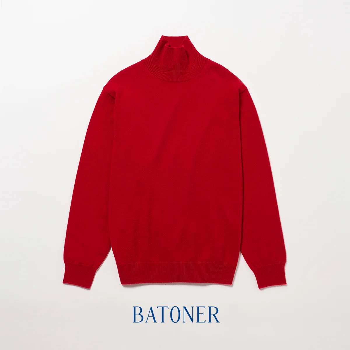 ニット￥57,200／バトナー