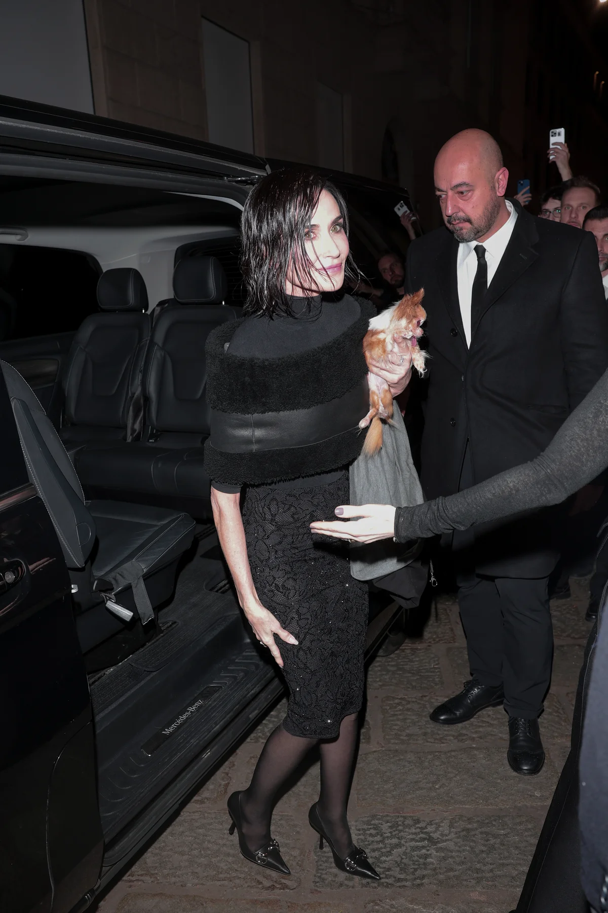 グッチ主催のディナーパーティに向かう途中のデミ・ムーア