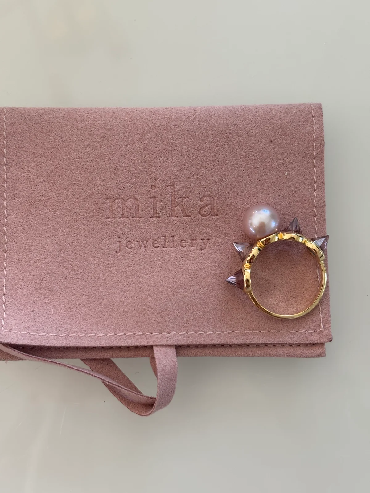 ミカジュエリーのGoddess Ringとオリジナルのジュエリーポーチ