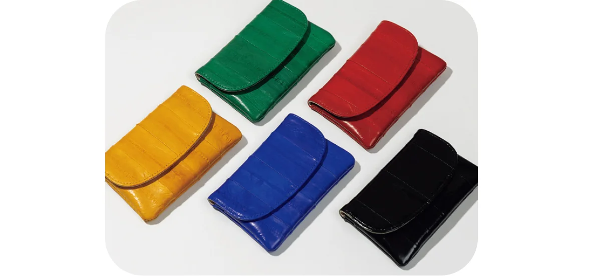 イールレザーを使った double quotes（ダブルクォーツ）