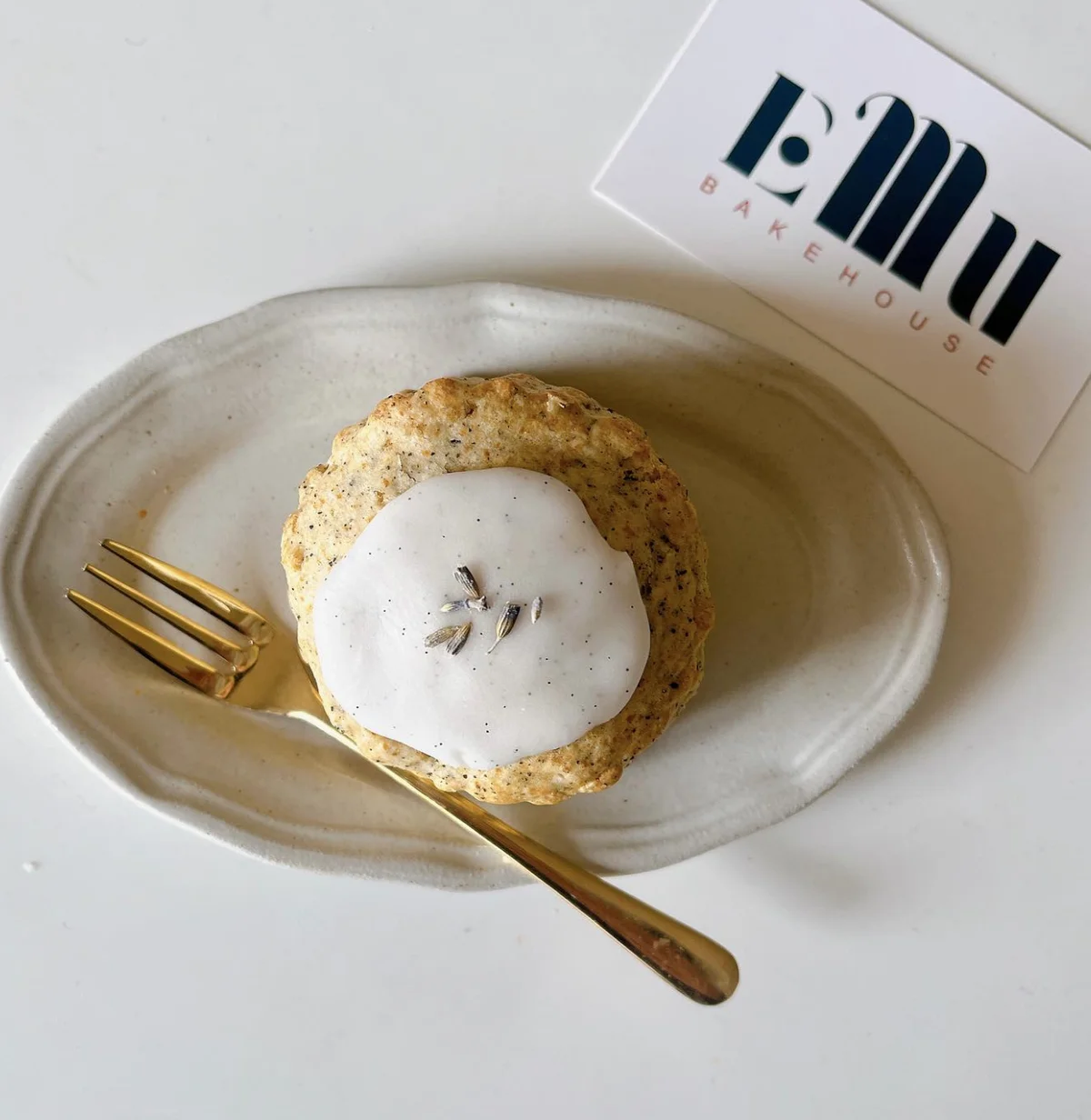 EMU Bakehouseの人気のドリンク、ロングフォグラテをスコーンで再現！ 