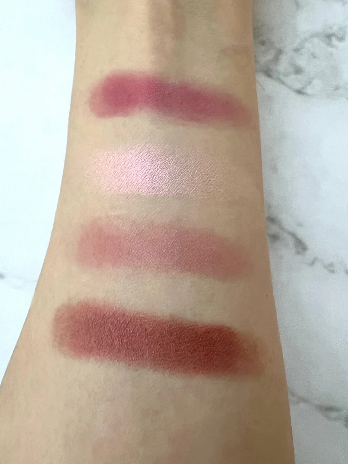 シャネル ルージュ ヌワール コンフィダンスのスウォッチ