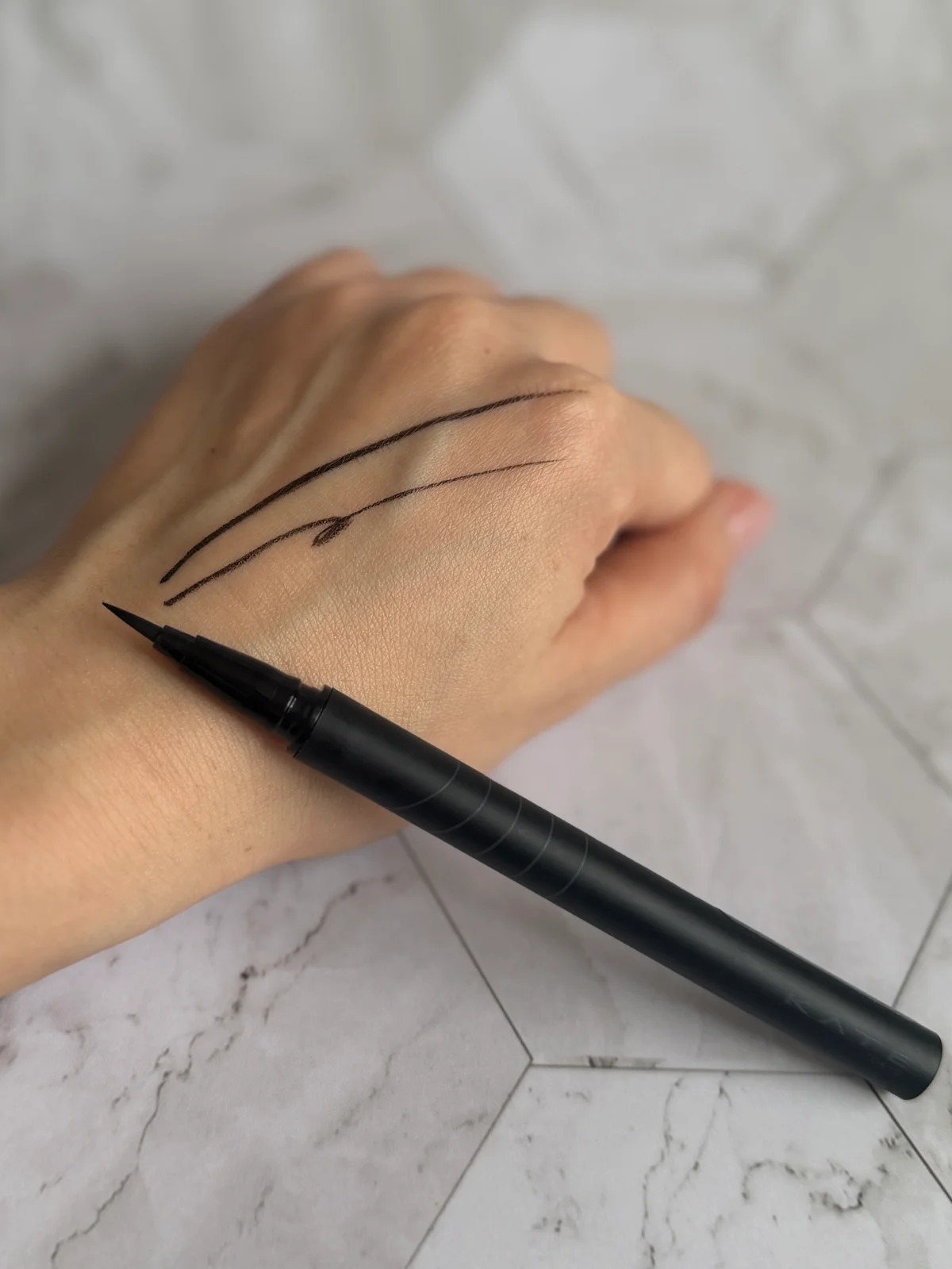 ケイト ナミダノツルギライナー BK-1のスウォッチ