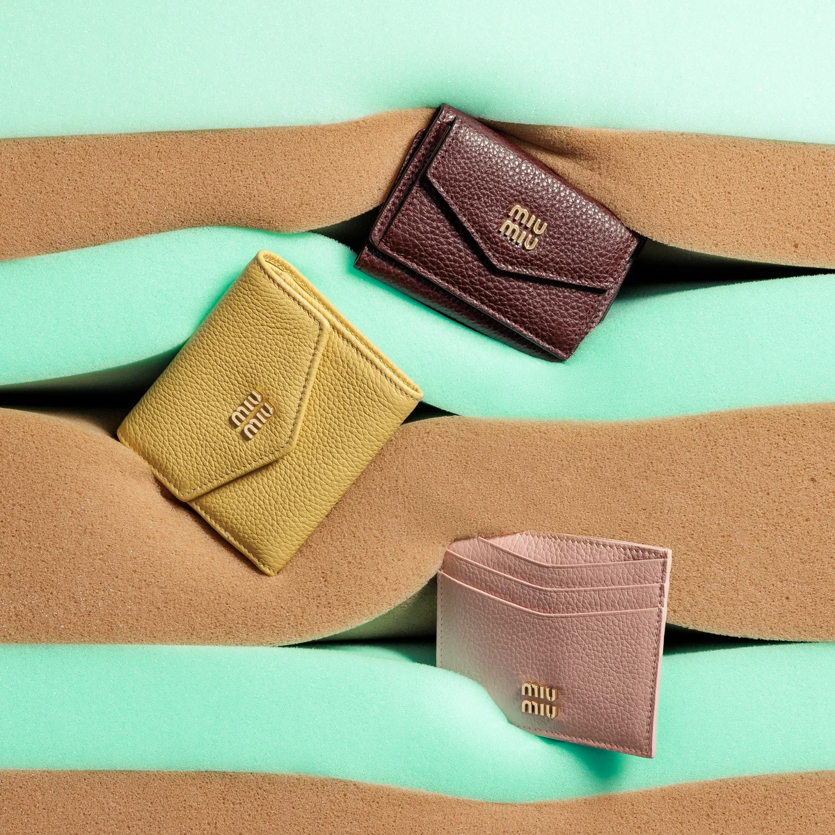 Miu Miu ミュウミュウ 新作スモールレザーグッズ