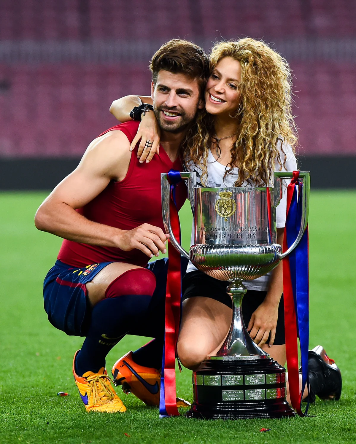 2015年、FCバルセロナの勝利を祝うシャキーラとジェラール・ピケ