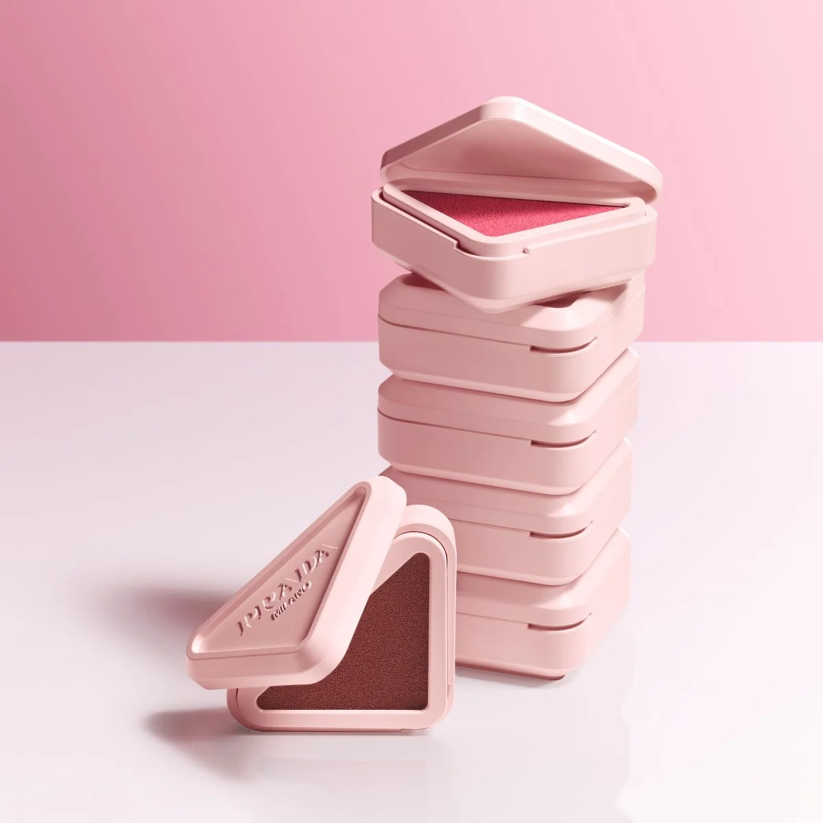 オブジェのような美しさと、クリエイティブな遊び心を併せもつデザイン