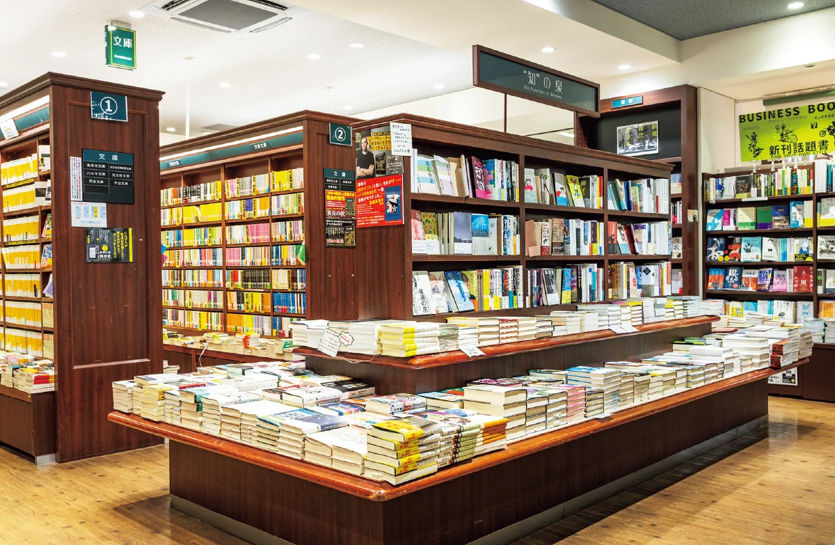 書店 東京堂書店 神田神保町店　軍艦