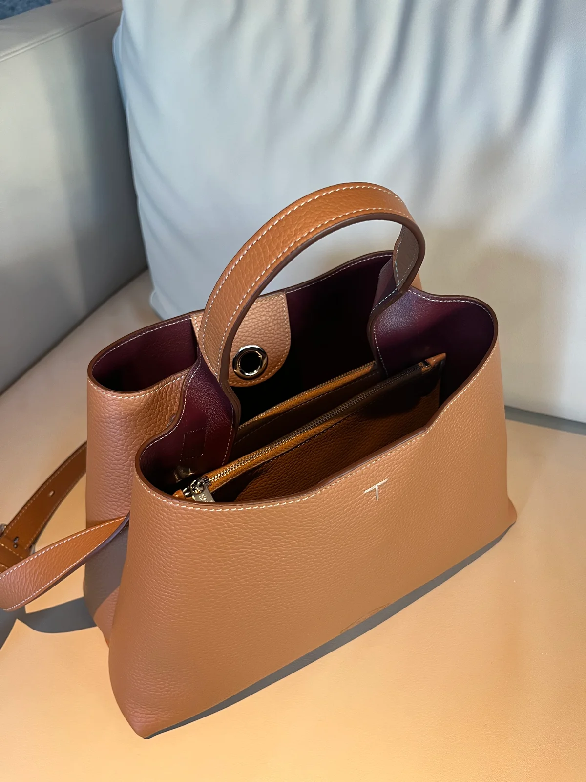 SPURSHOP  トッズ TOD'S ブラウンカラー 物撮り フラットジップポケットで整頓しやすい