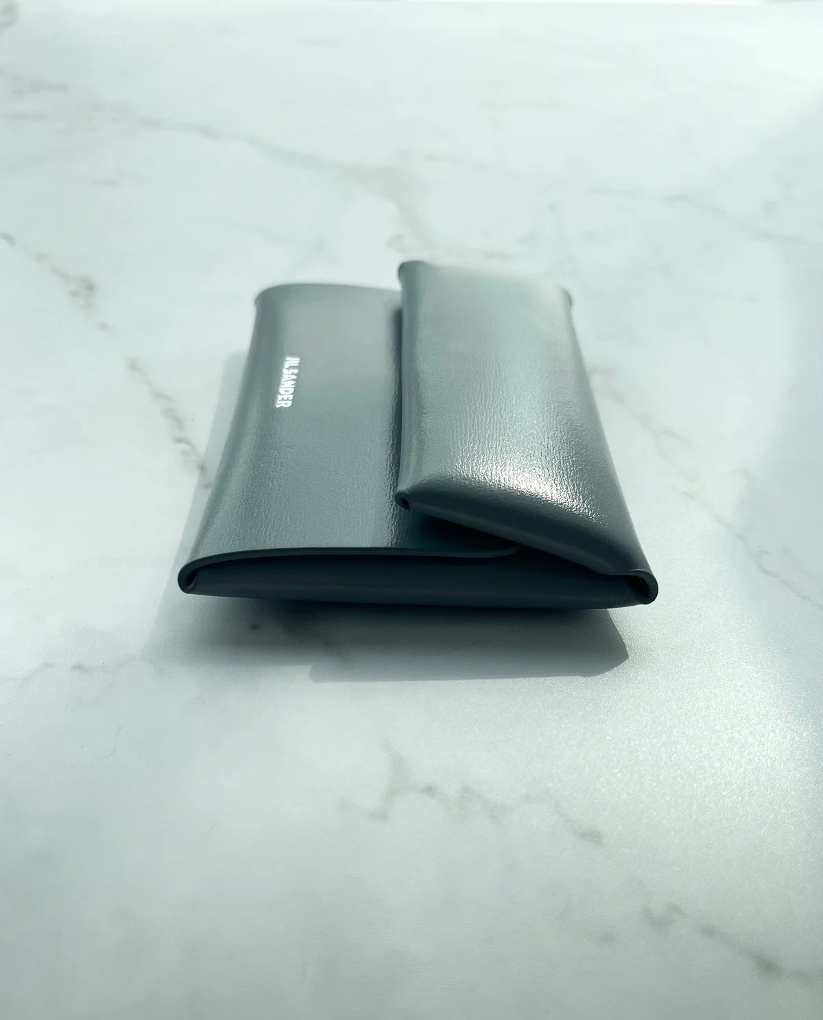 ジル サンダー　JIL SANDER　Folded コインパース　名刺入れ ￥49,500　サイドから見たときの写真