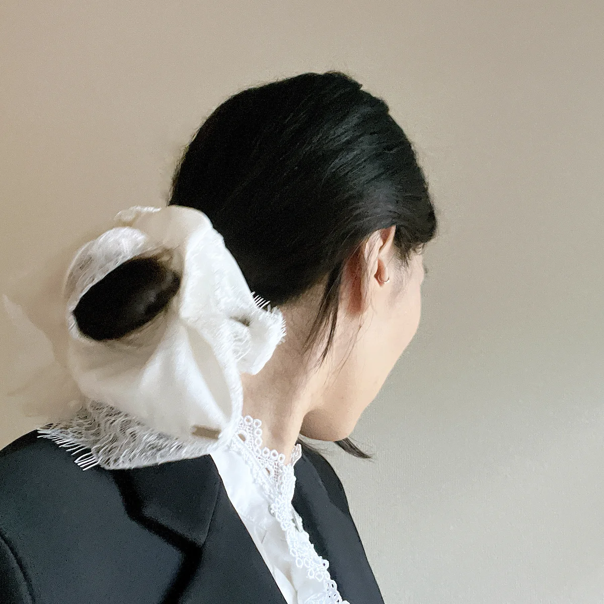 heyepのシュシュ 着用