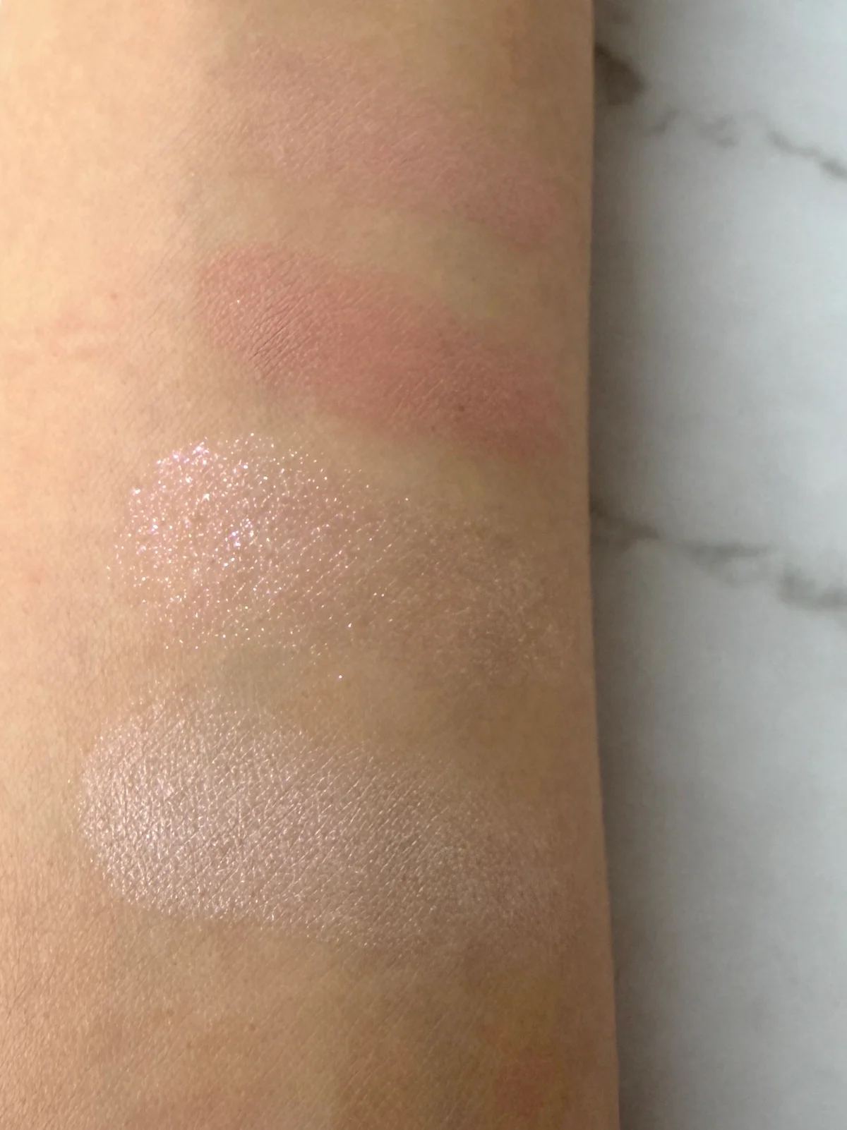 ケイト ポッピングシルエットシャドウ EX-6 のスウォッチ