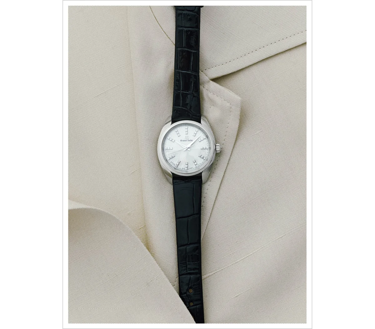 ザ・ロウのシャツとグランドセイコーの時計「STGF335」
