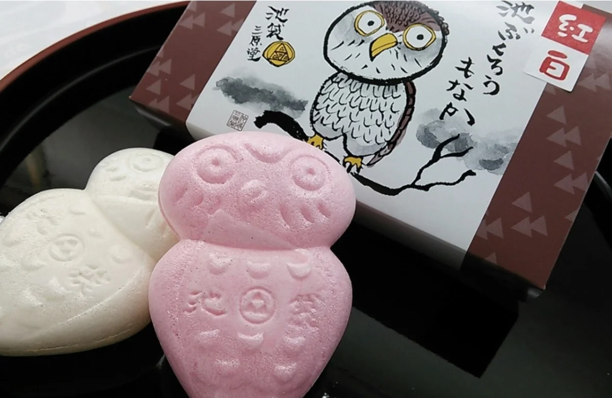 お祝い事にぴったりの紅白バージョンの池ぶくろう最中も見逃せない！