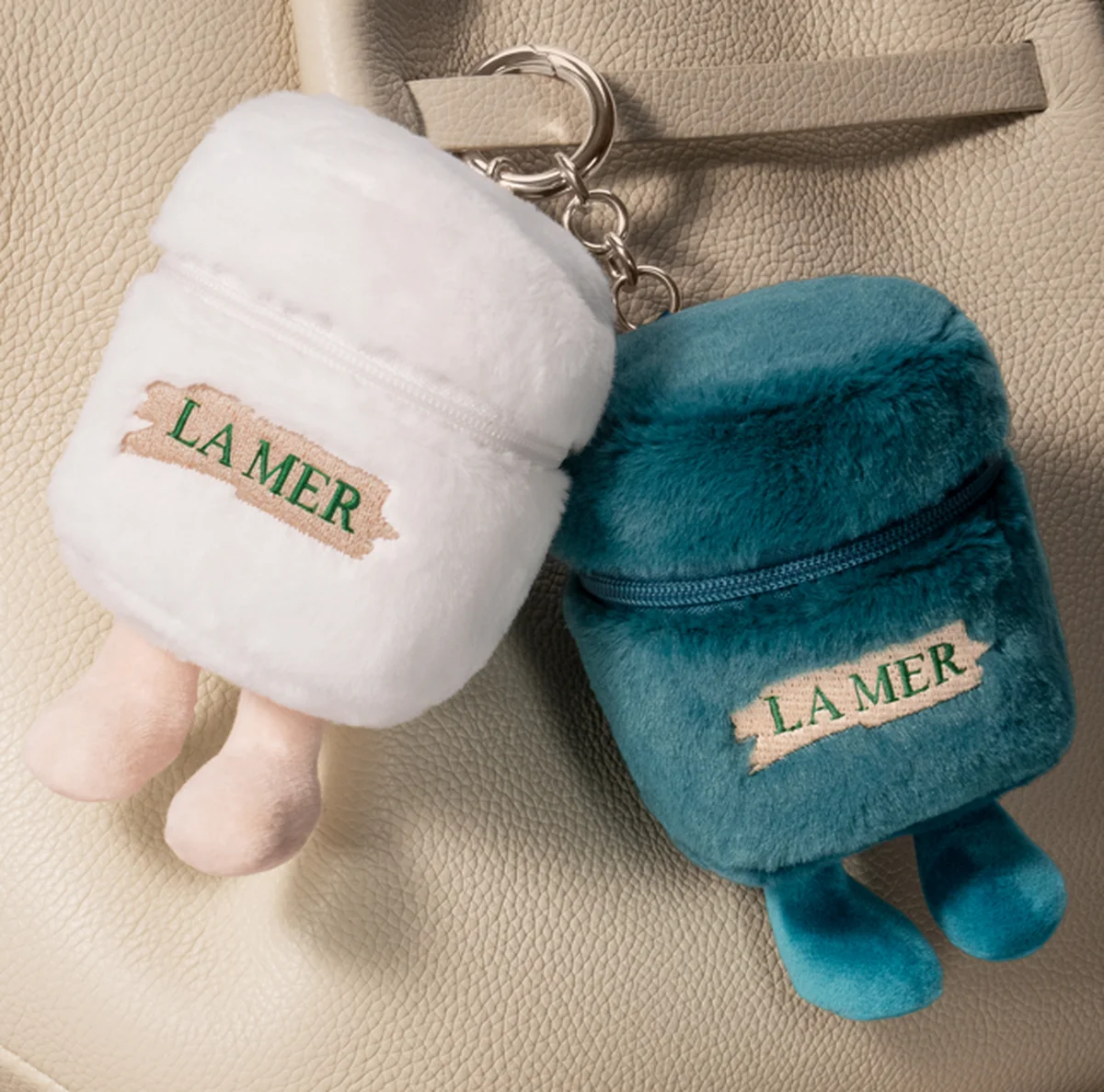 グリーンまたはホワイトの2色からチョイス