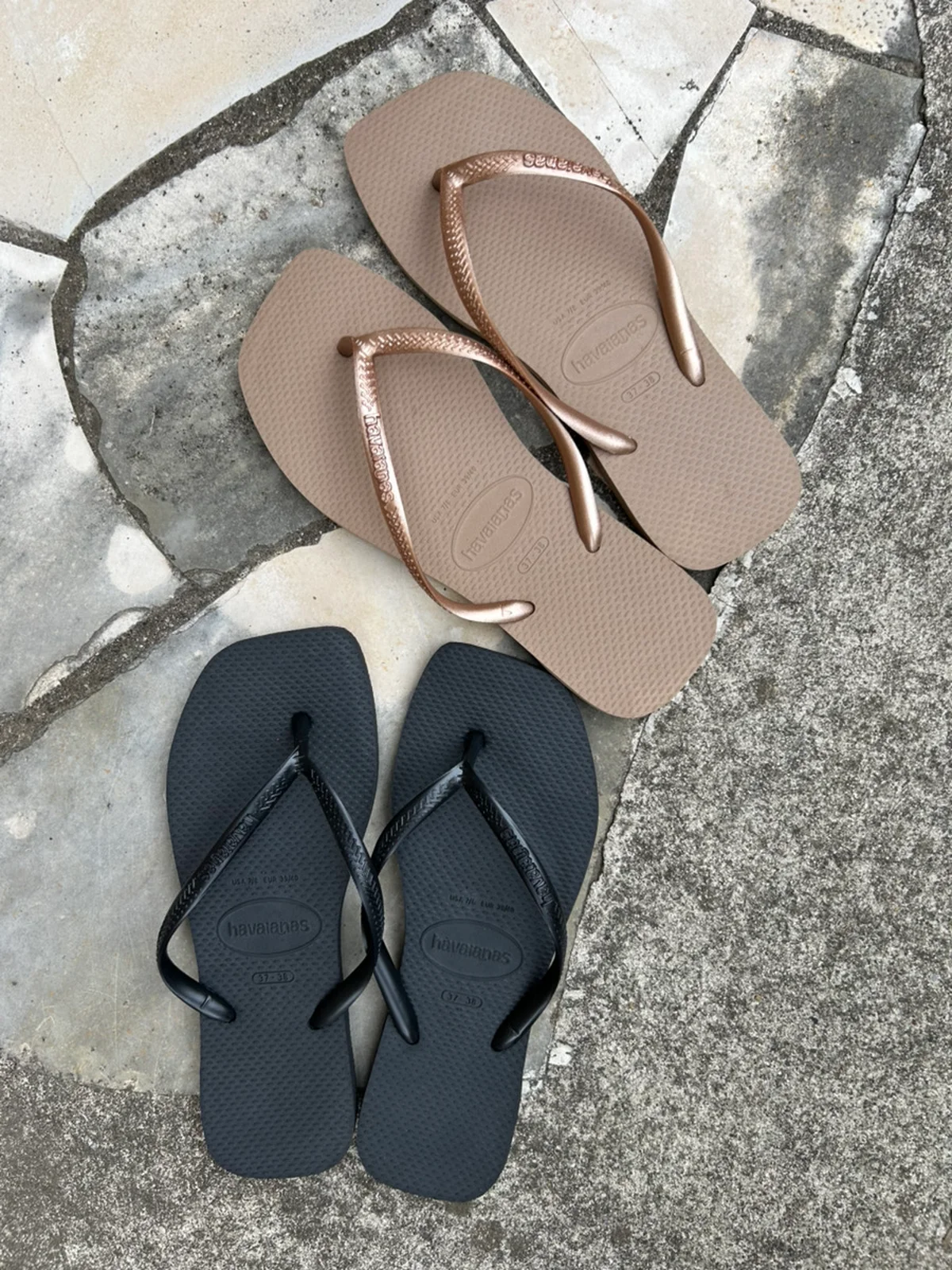 ZARAとハワイアナスのコラボレーションサンダル