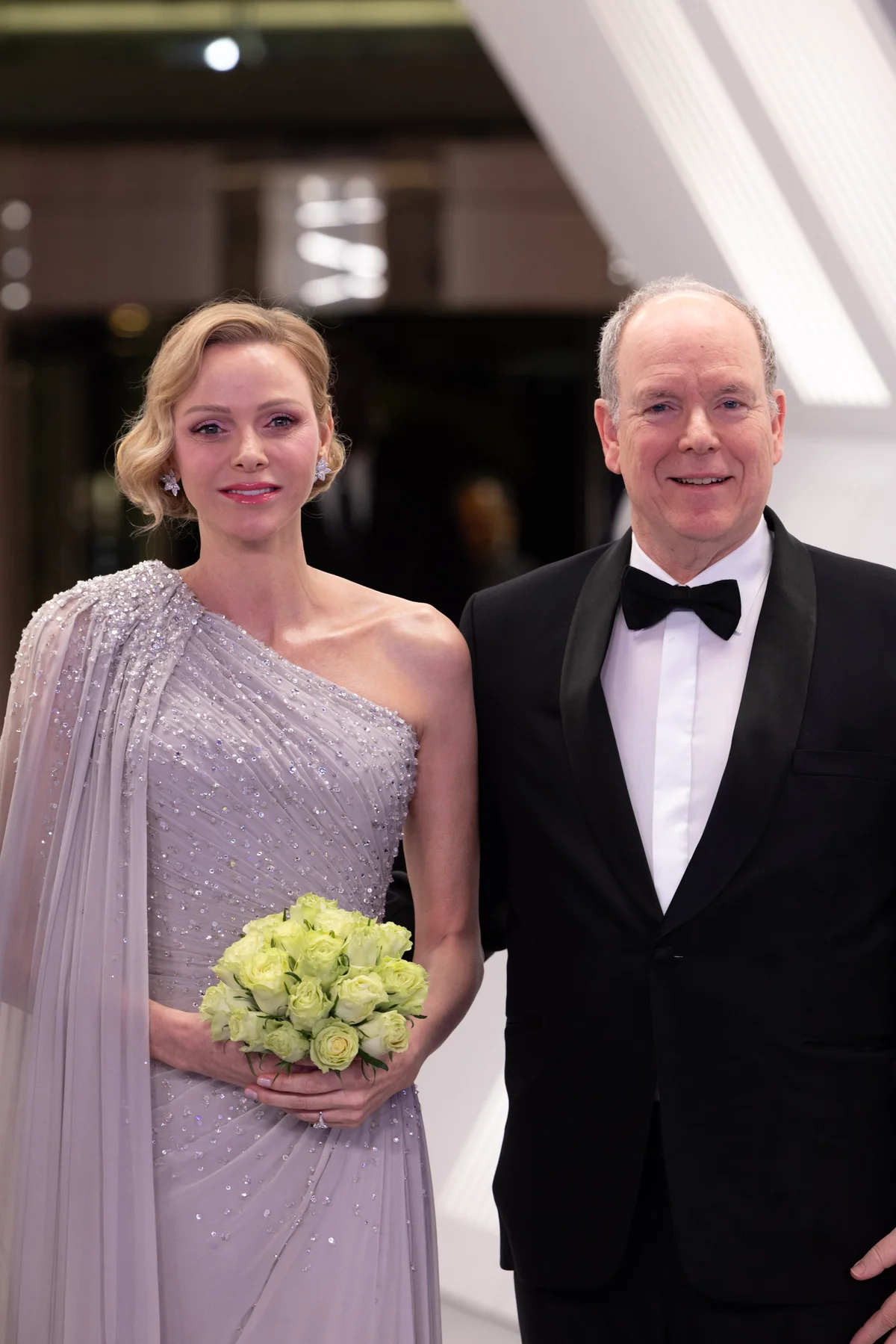 ローズ・ボール2026で笑顔を見せるシャルレーヌ公妃とアルベール大公