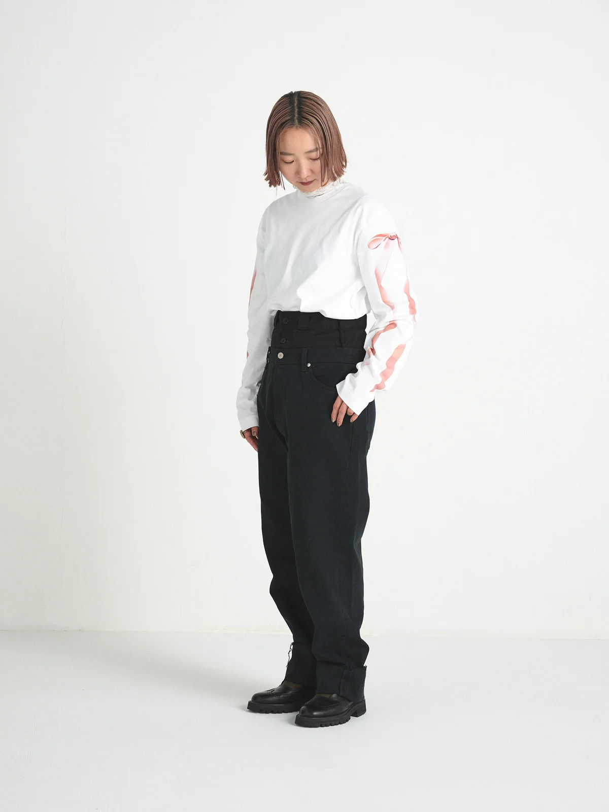 シモーン・ロシャ リボンロングスリーブTシャツ着用写真