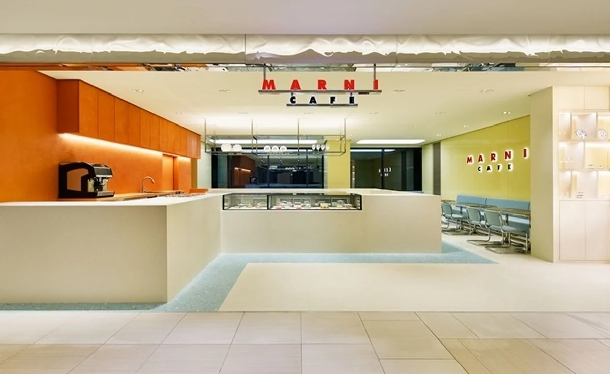GINZA SIX 3Fの世界初！ 「マルニ カフェ」店内