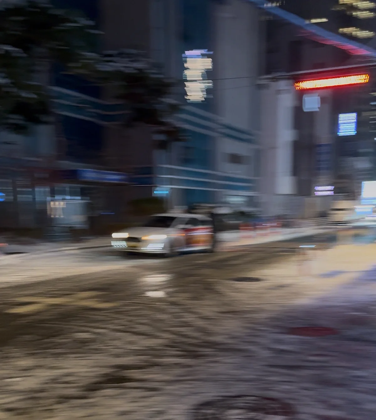 ソウル　初雪　エルメス カレジュアン