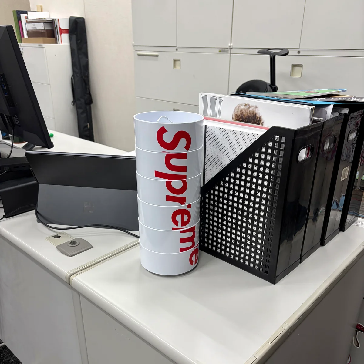 Supremeのコラボアイテムの画像