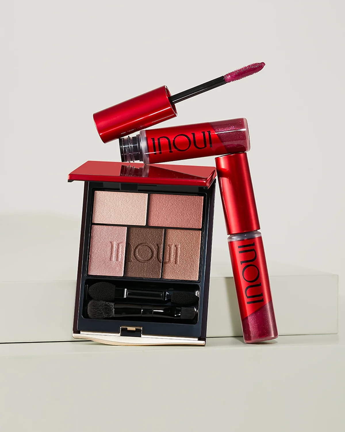 玉城さんの使用色、インウイアイズ04とジェルリップ