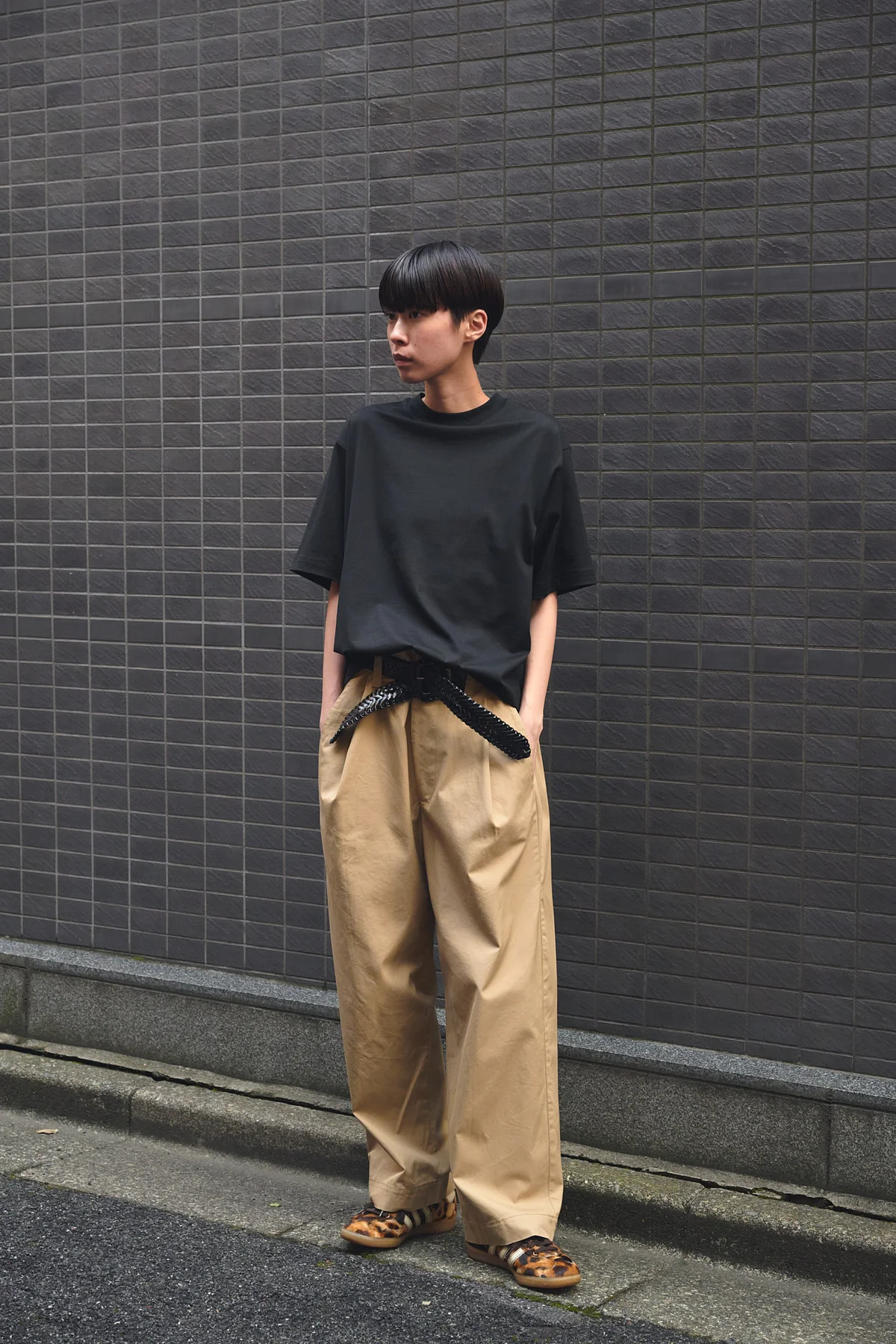 ATON エイトン Tシャツ ブラック ルーズフィット
