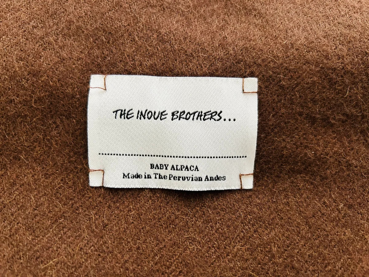 ザ・イノウエ・ブラザーズ　ブランドタグ　クローズアップ写真