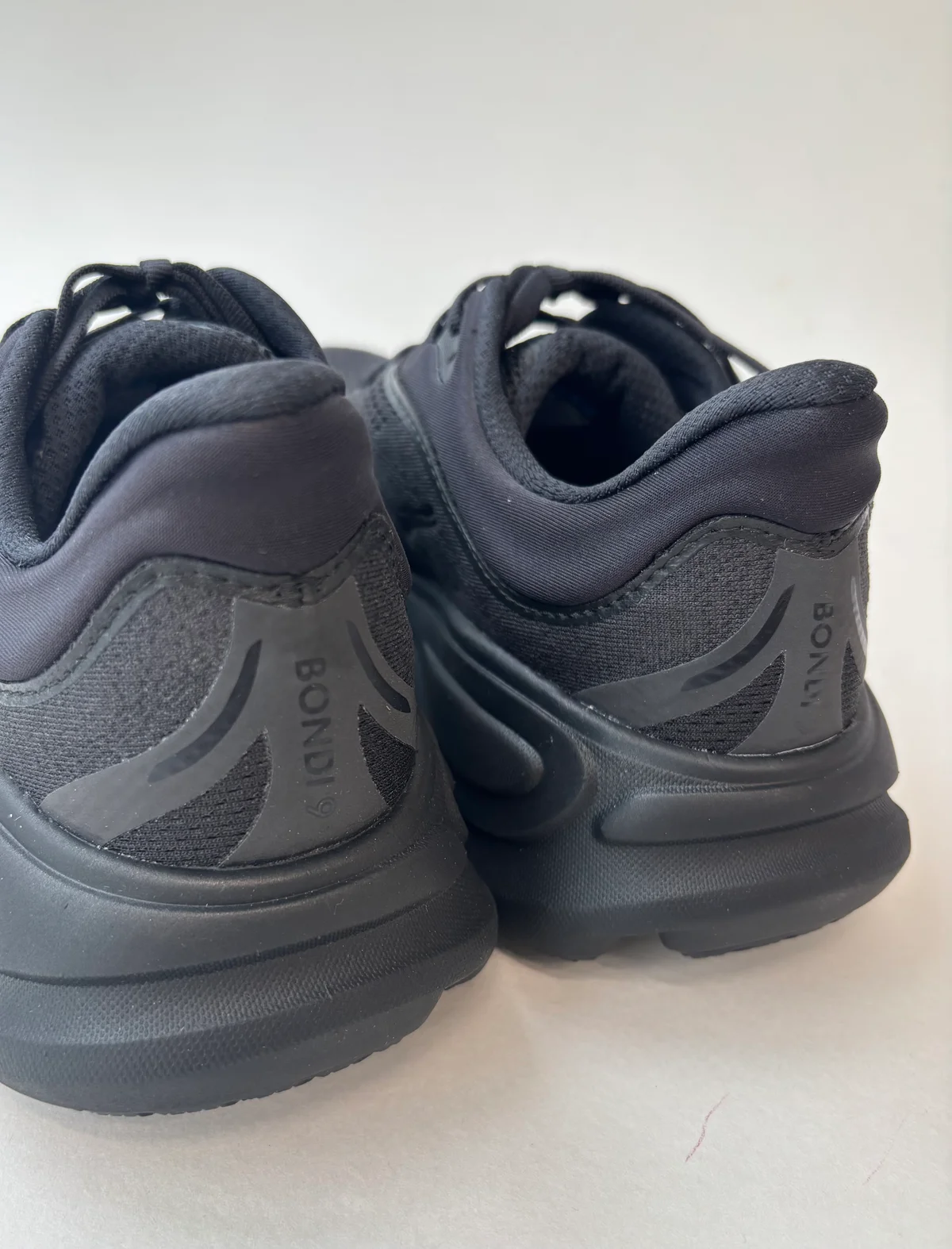 HOKA ホカ スニーカー BONDI9 ボンダイ ヒール