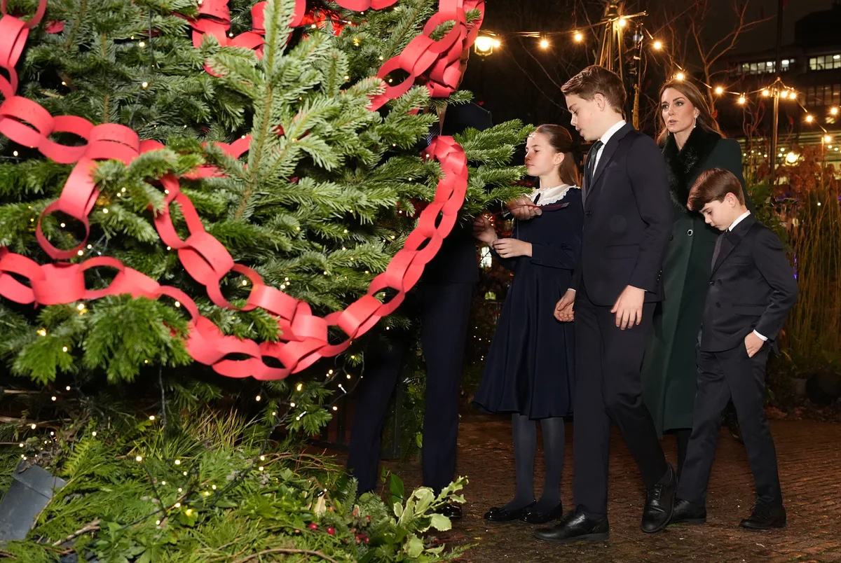 ジョージ王子　シャーロット王女　ルイ王子