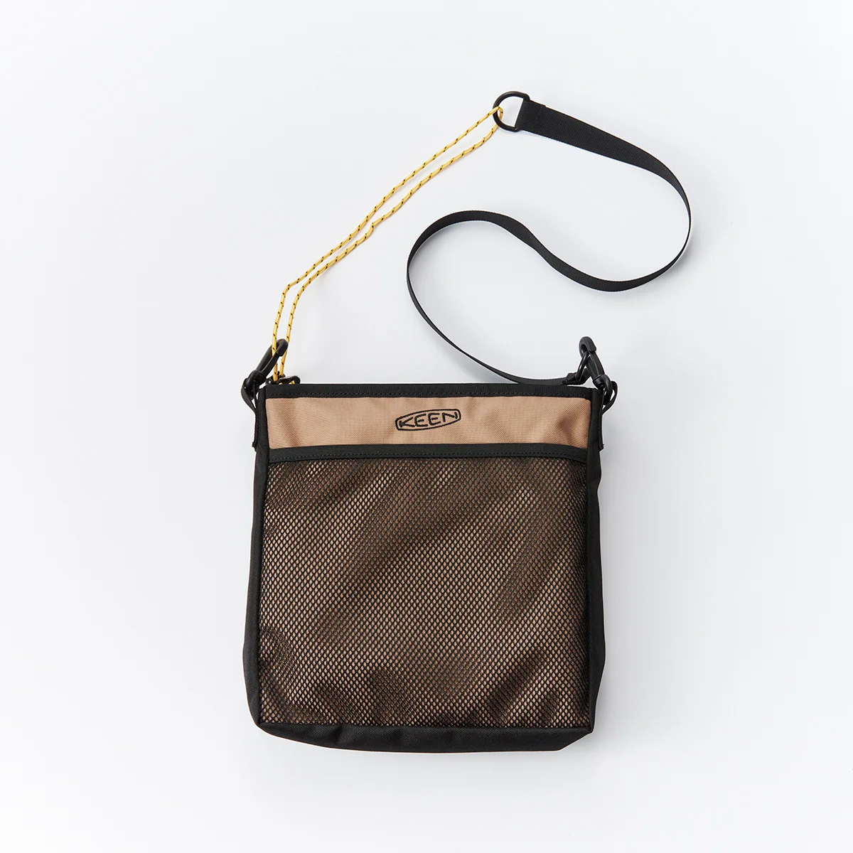 キーンの「ハーベスト マテリアル サコッシュ スリー」　正面