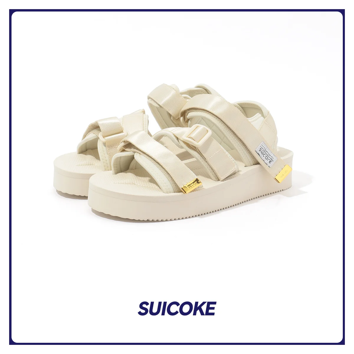 「KISEE」サンダル〈H4cm〉¥18,700／トゥモローランド（スイコック）　別注