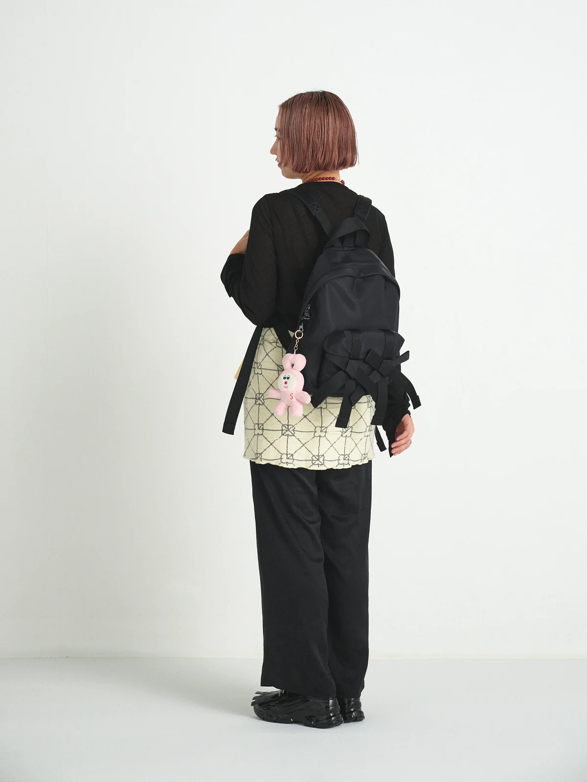 シモーン・ロシャ BOW FRONT BACKPACK着用写真