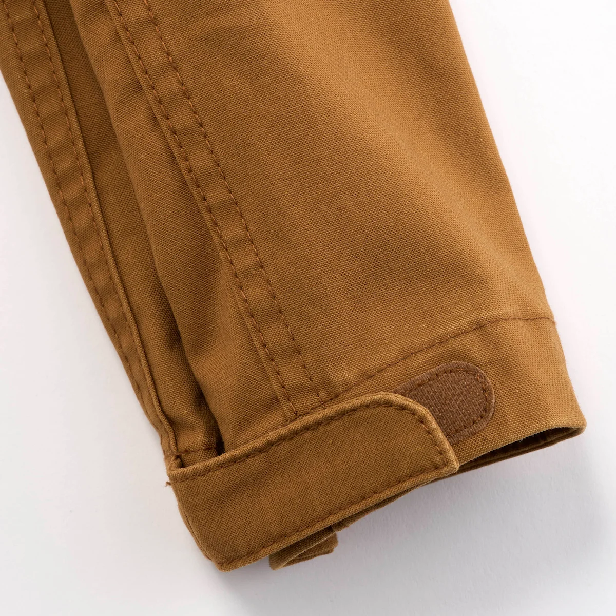 モンベルのコアスパン ウォッシュアウト パーカの袖部分