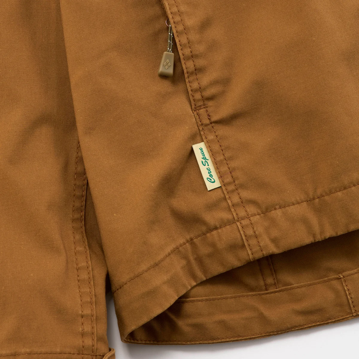 モンベルのコアスパン ウォッシュアウト パーカのポケット部分