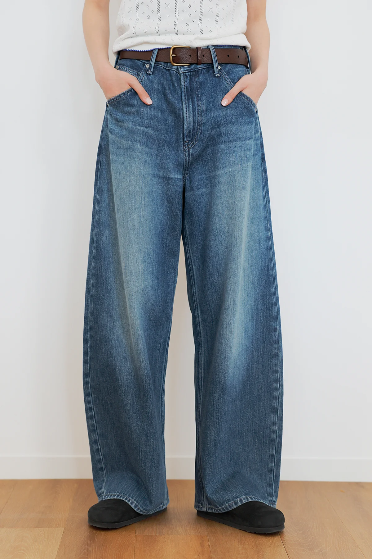 ユニクロのバギーカーブジーンズの着用 正面