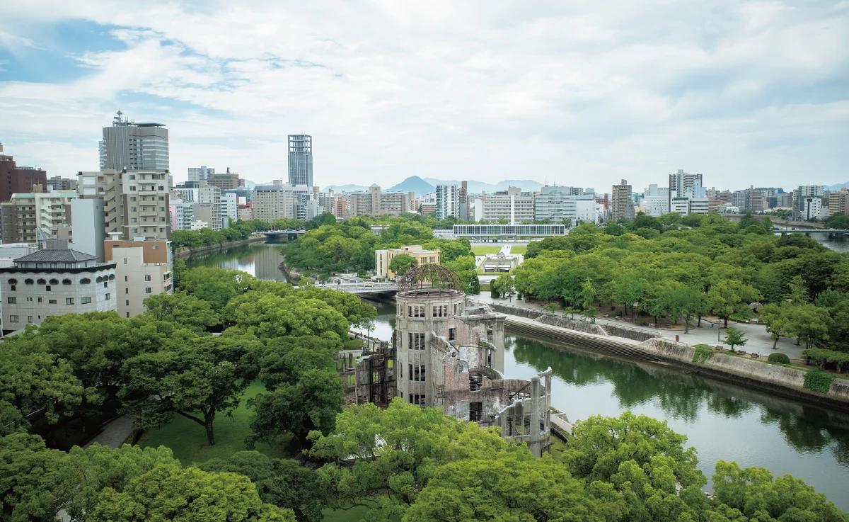 原爆ドームと平和記念公園