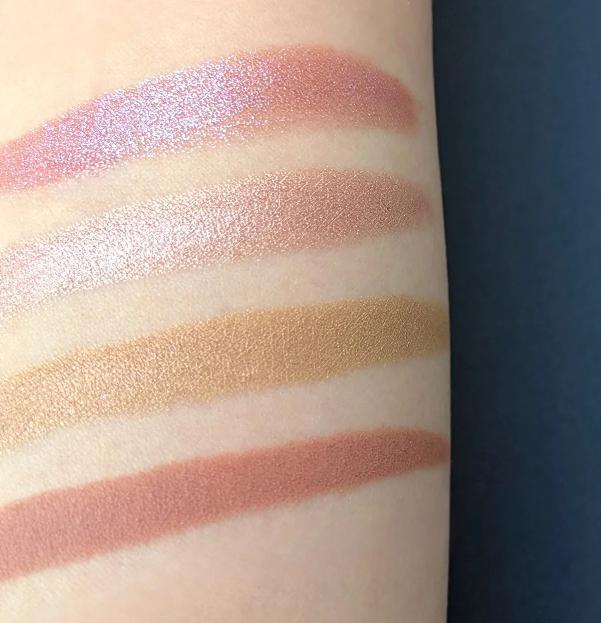 ケイト マグネットスティックシャドウ全色のウォッチ