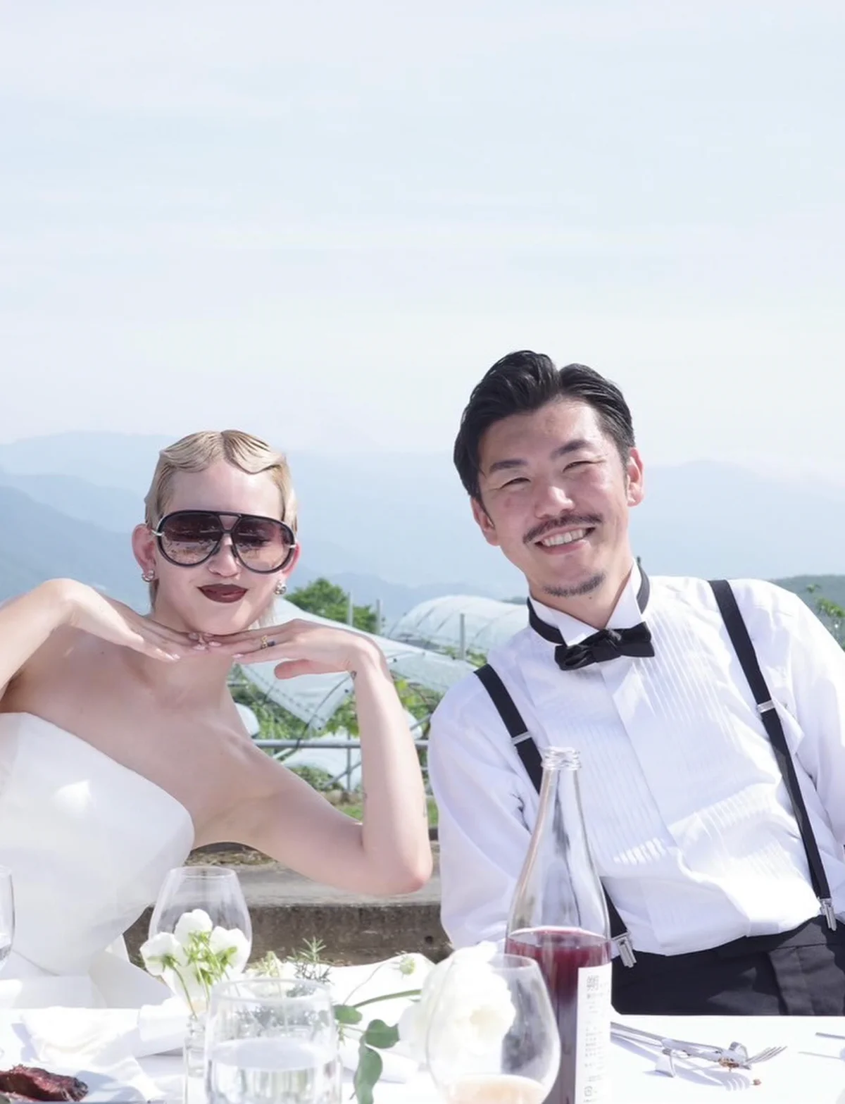 ブランドディレクターMichelle（ミシェル）さん、飲食店を経営する山田一歩さんの結婚式でのワンシーン