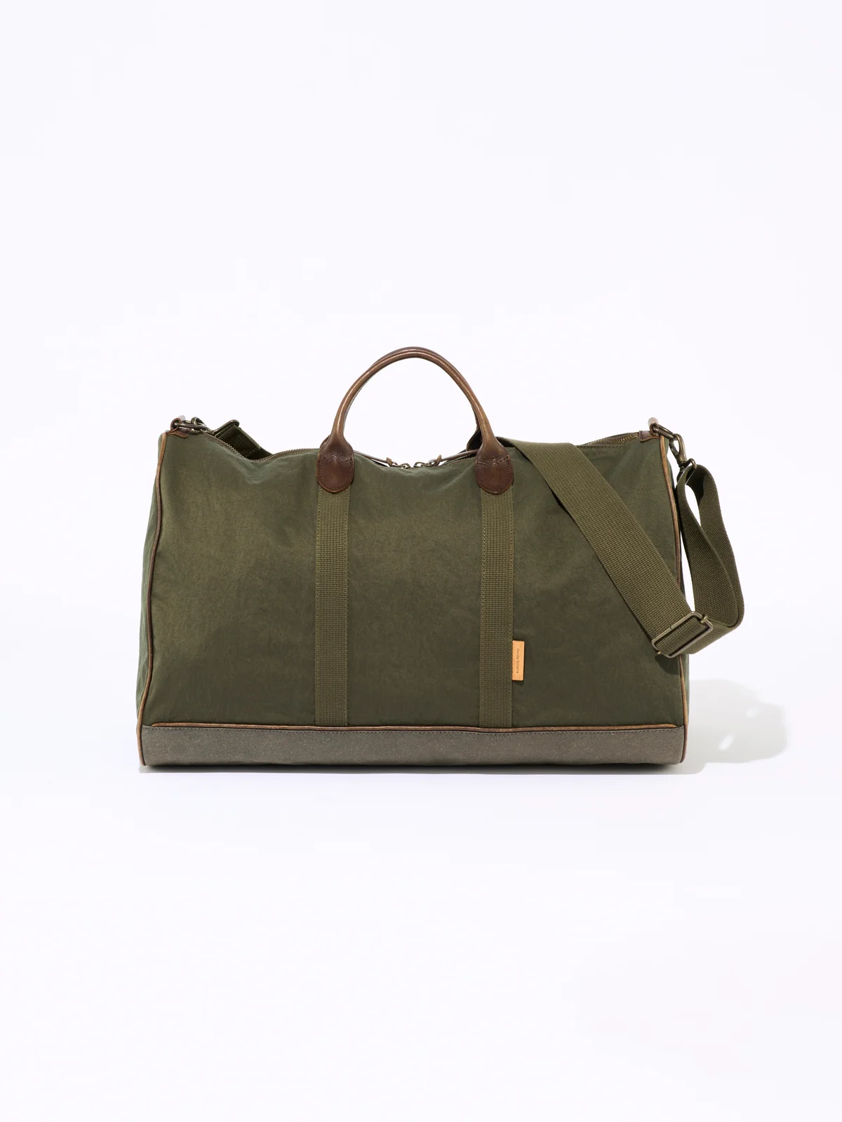 エンダースキーマのボストンバッグは軽量＆大容量だから1泊2日の小旅行におすすめ