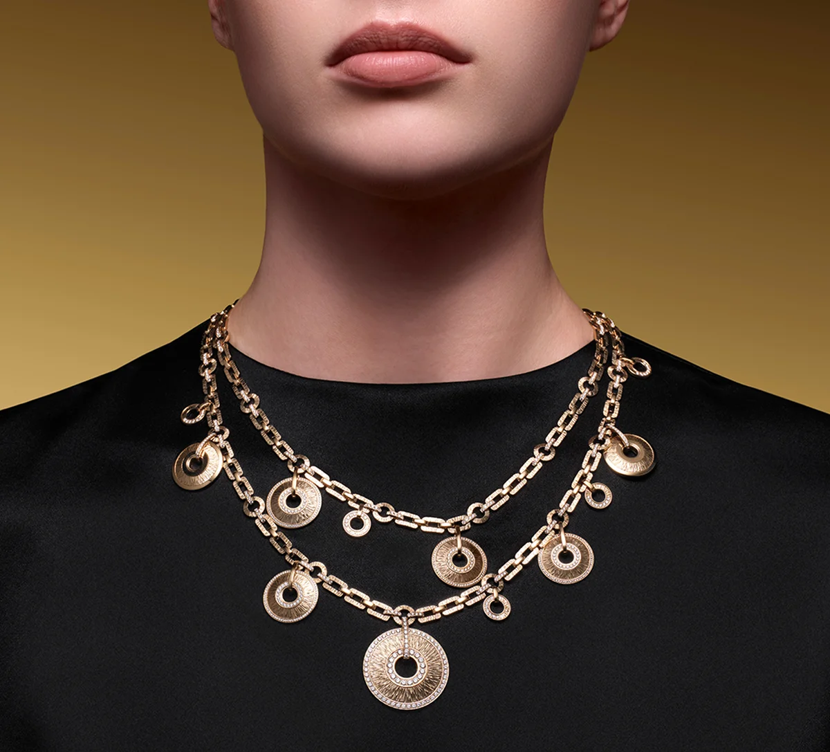 「ピース・ド・レジスタンス」ネックレス〈RG、ダイヤモンド〉¥28,380,000 ※参考価格